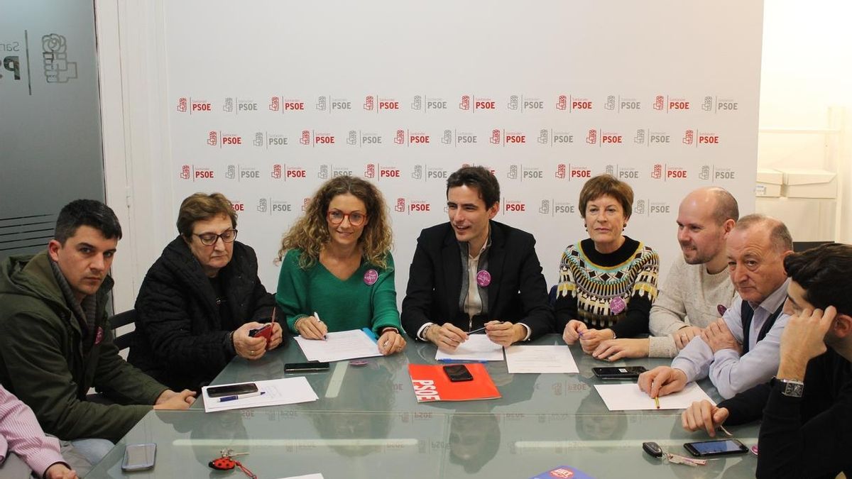 El PSOE aprueba la lista de Casares con Quiñones de número dos