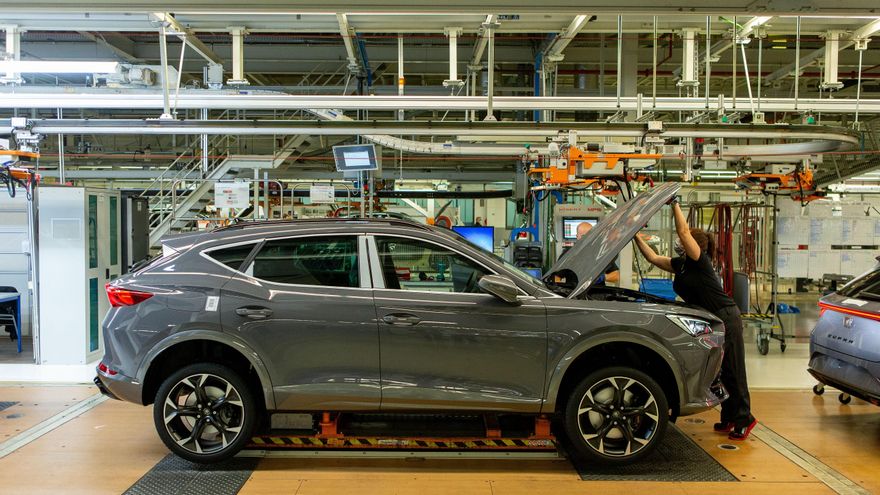 Los fabricantes piden más ayudas fiscales: “Si queremos hacer coches eléctricos en España hay que venderlos”