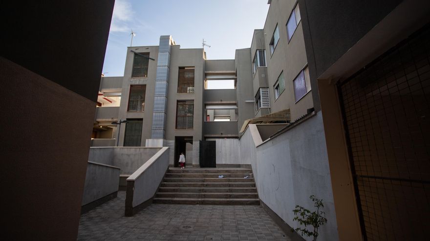Comprar el edificio Tabaiba, una propuesta para evitar el desahucio de 48 familias en San Isidro