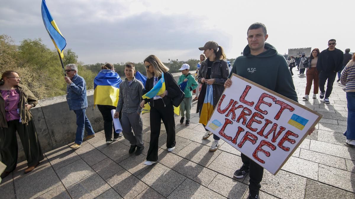 Manifestación y marcha solidaria en favor del pueblo ucraniano
