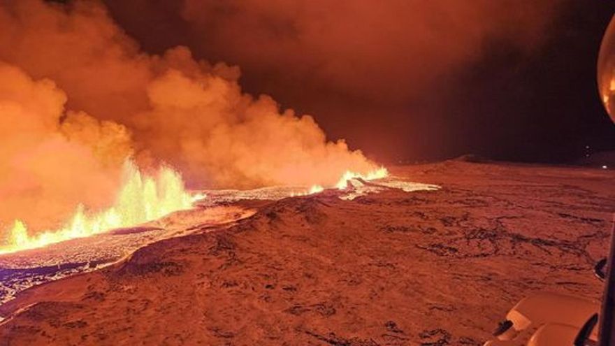 Entra en erupción un volcán en Islandia tras semanas de terremotos