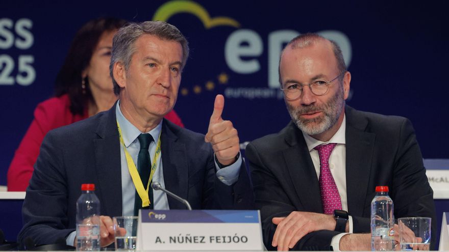 Feijóo y Manfred Weber en el congreso del PP europeo en Valencia.