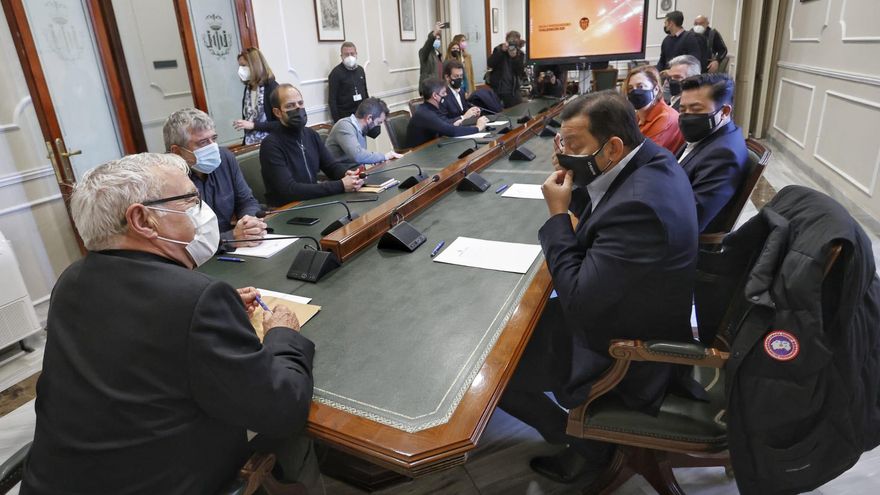 Así es el nuevo estadio que propone el Valencia CF: sin revestimiento exterior, con bajos para comercio de proximidad y con una 'fan zone'