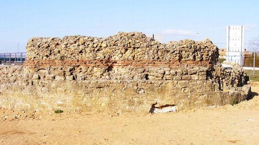 Detalle de la cabecera de la iglesia paleocristiana de Marialba de la Ribera.