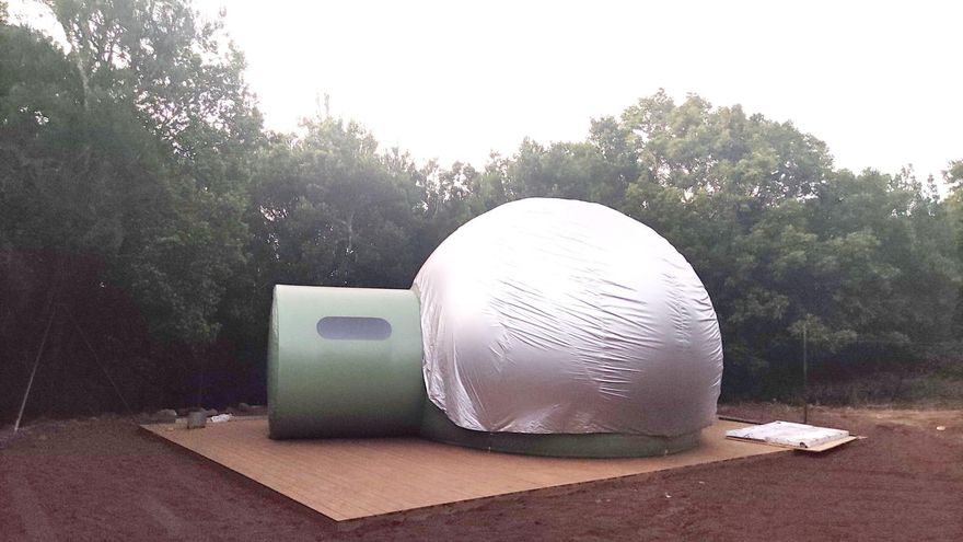 Punto de observación astronómica  en forma de burbuja instalado en San Antonio del Monte .