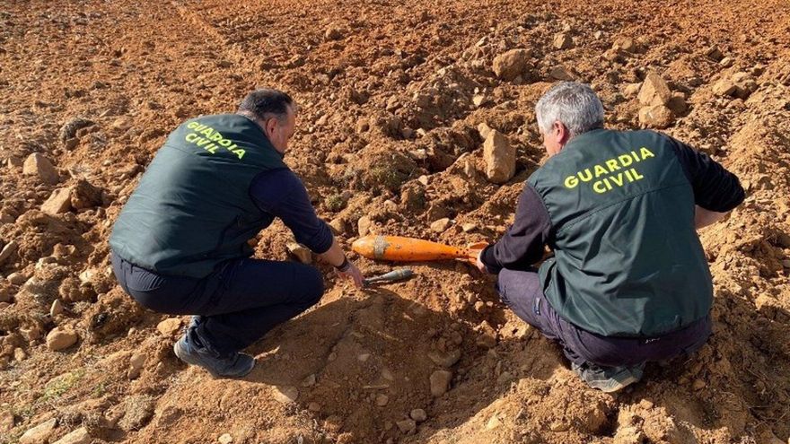 La Guardia Civil detona dos granadas de la Guerra Civil que se encontraban en una casa de Soria