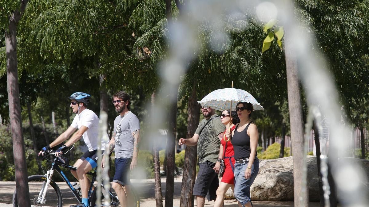 Imagen de archivo de jornada de calor en Madrid.