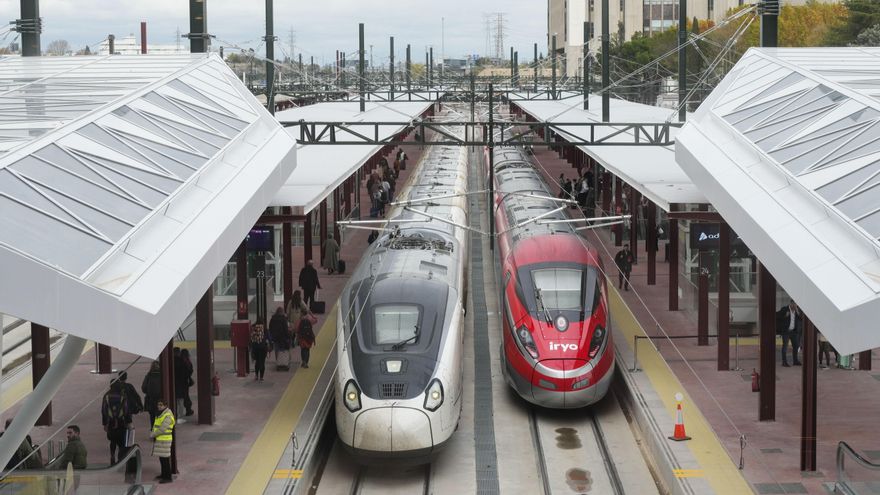 Trenes en la estación de Chamartín, en Madrid EFE/Archivo/Borja Sanchez-Trillo