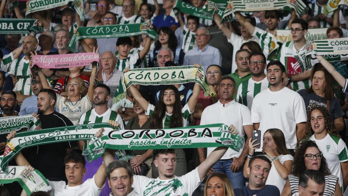 Grada Blanquiverde del Córdoba CF - Cultural Leonesa