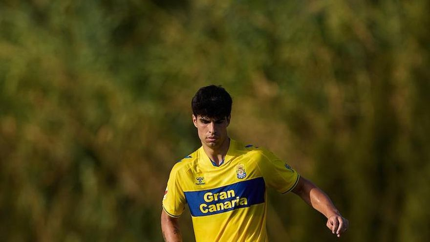 Las Palmas cede a Carlos Navarro al Mirandés