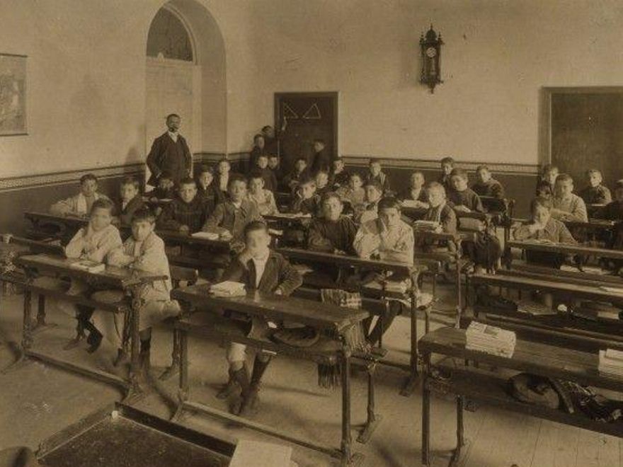 Un aula e Escuelas Aguirre en los años veinte