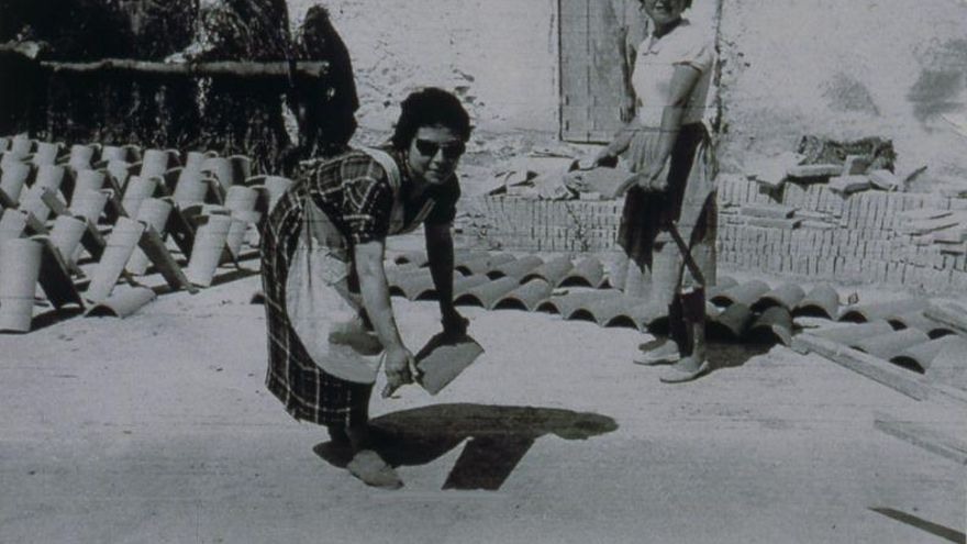 El invisible papel profesional de las mujeres rurales: de la fotografía, a los alfares femeninos y el ámbito agrario