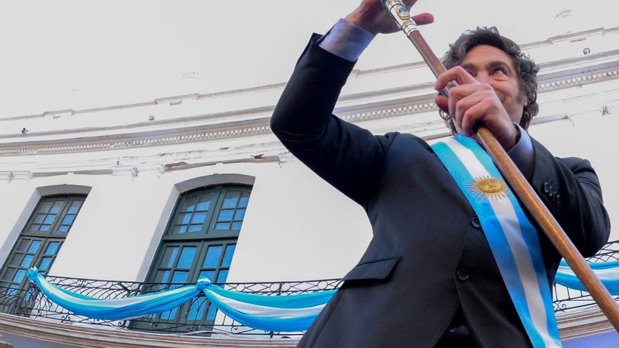 Los "moderados" de Milei: el esperanzado resiliente y el que duda de que el sacrificio valga la pena