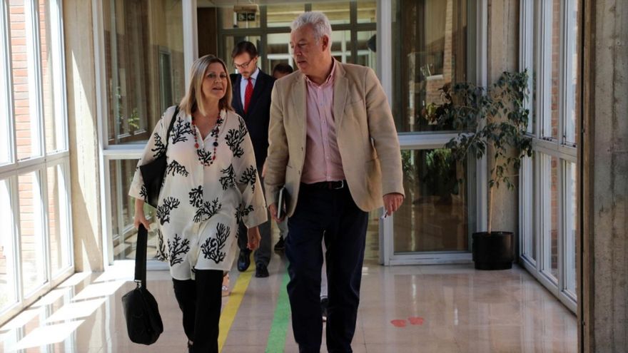 McEvoy, el negociador de Pérez Llorca con los docentes en huelga que cobra el triple que ellos y tiene 190.000 euros en activos