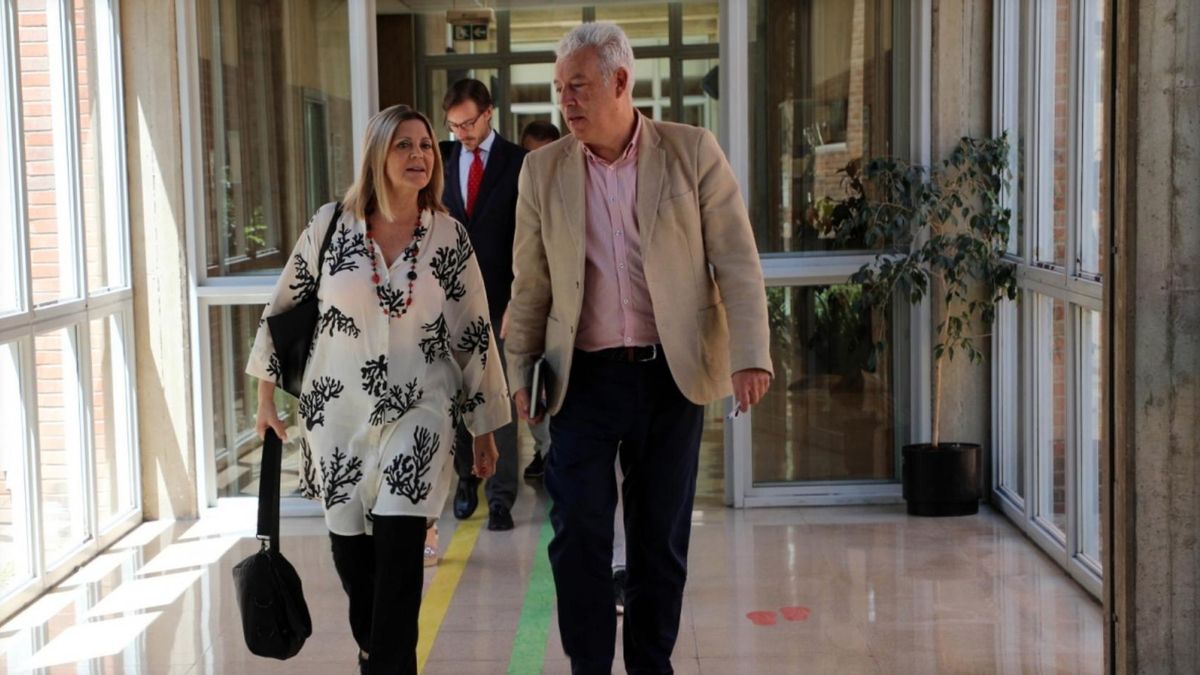 McEvoy, el negociador de Pérez Llorca amb els docents en vaga que cobra el triple que ells i té 190.000 euros en actius