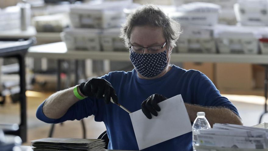 Las mentiras de Trump sobre las elecciones amenazan a los trabajadores encargados de las urnas