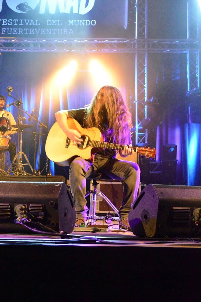 Actuación de Arizona Baby en el Womad Fuerteventura 2014 | Iago Otero Paz