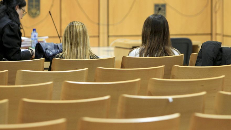 Dos médicas acusadas de la muerte de un niño por peritonitis defienden su actuación