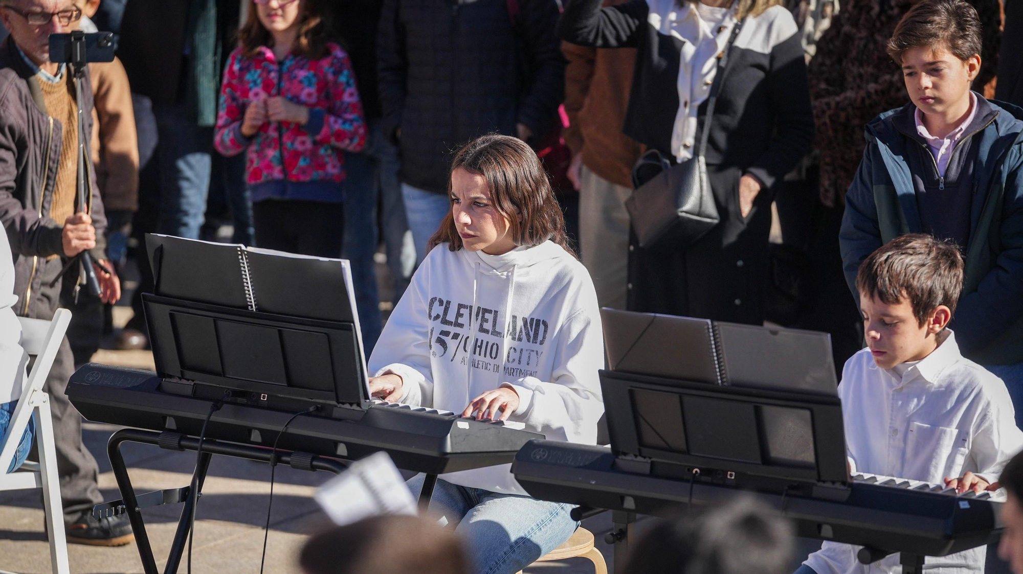 Concierto en La Corredera de la plataforma por un auditorio.