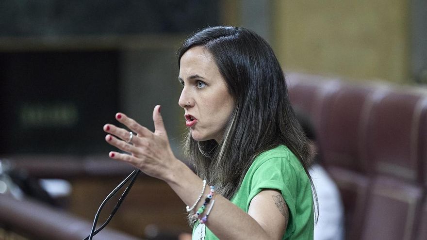 La secretaria general de Podemos Ione Belarra durante una sesión plenaria en el Congreso.