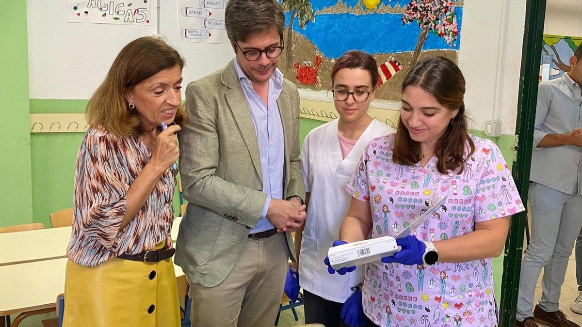 Salud vacuna a 700 niños en colegios de Córdoba en el inicio de la campaña contra la gripe
