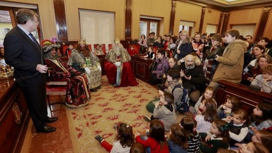 Carlos S. Campillo / ICAL Recepción de SS.MM los Reyes Magos en el Ayuntamiento de León
