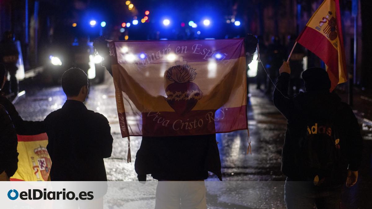 La octava noche de protestas en Ferraz se salda con un detenido y un ...