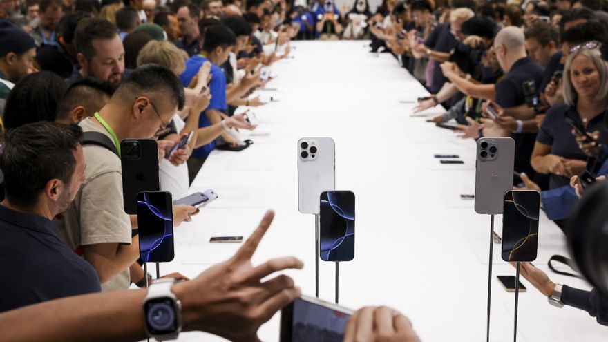 Trump excluye teléfonos móviles y notebooks de los aranceles a China y el resto de países