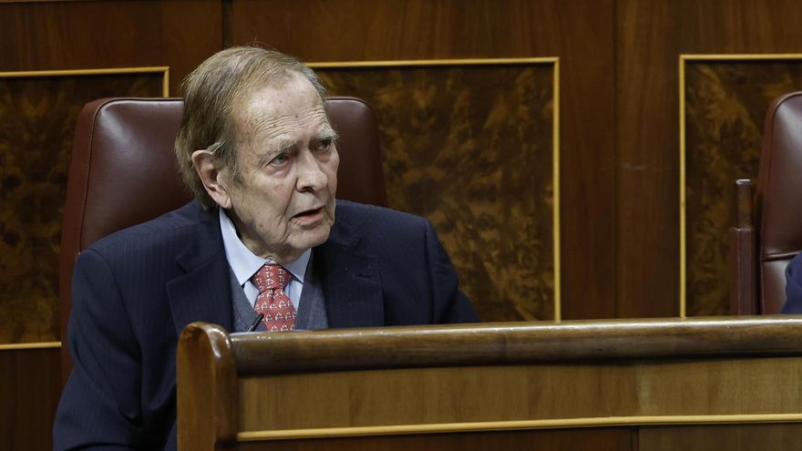 El profesor Ramón Tamames, durante el debate de la moción de censura de Vox contra el presidente del Gobierno, Pedro Sánchez.