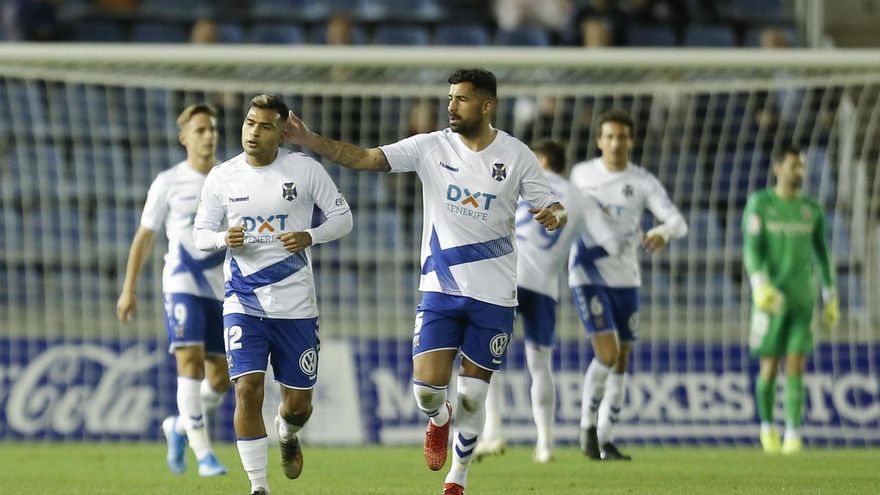 El CD Tenerife aprende a ganar sufriendo para imponerse al Girona