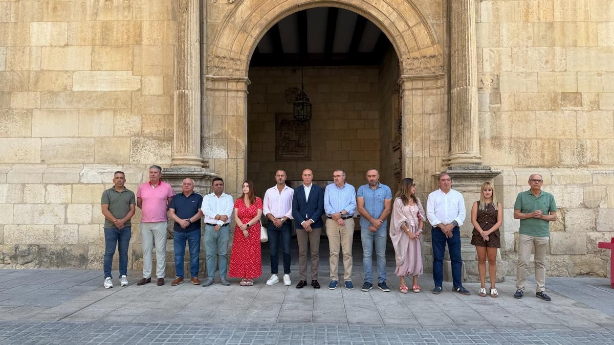 Las instituciones leonesas muestran sus condolencias por los fallecidos en el incendio forestal de Almería