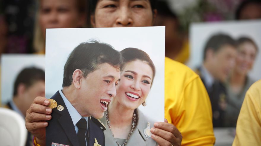 El rey de Tailandia visita Bután en su primer viaje oficial en sus ocho años de reinado