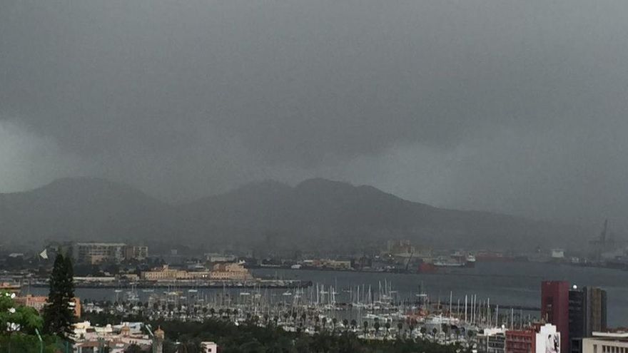 Lluvia en Las Palmas de Gran Canaria (CANARIAS AHORA)