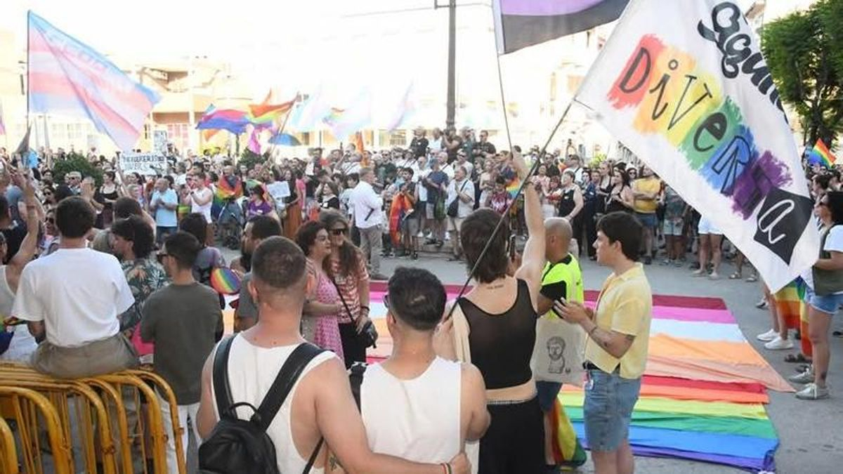 La respuesta de Totana al veto de PP y Vox al Orgullo LGTBIQ+: "Ya está bien de agachar la cabeza"