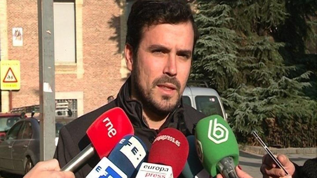 Garzón afirma que el Rey ha comprado "el discurso del PP" y demuestra que está alejado de "la mayoría social"