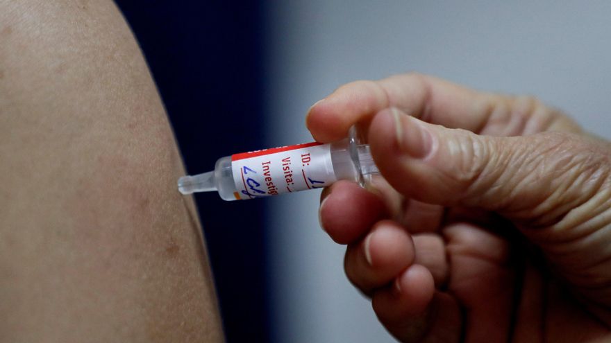 Vista de una dosis de la vacuna de Sinovac contra el coronavirus. EFE/Sebastiao Moreira/Archivo