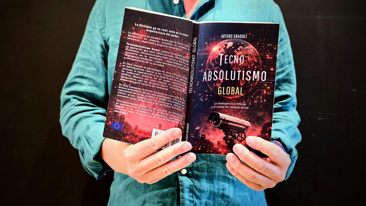 Portada de 'Tecnoabsolutismo global'.