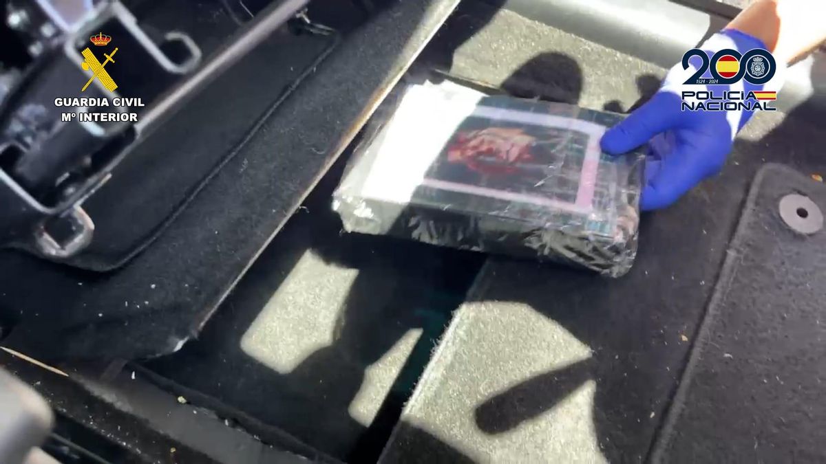 La banda tenía instalados compartimentos secretos en los vehículos utilizados para ocultar la droga que transportaban desde Madrid a Asturias.