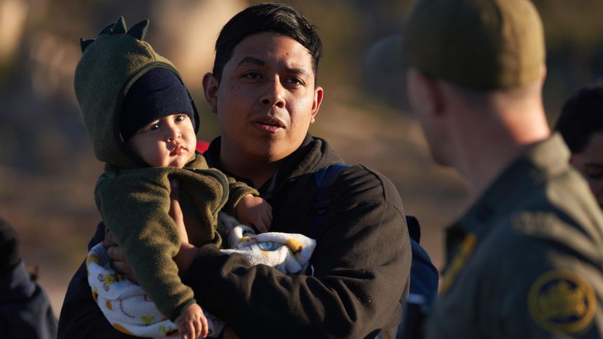 La orden de Trump contra la ciudadanía por nacimiento afectaría a 255.000 bebés al año