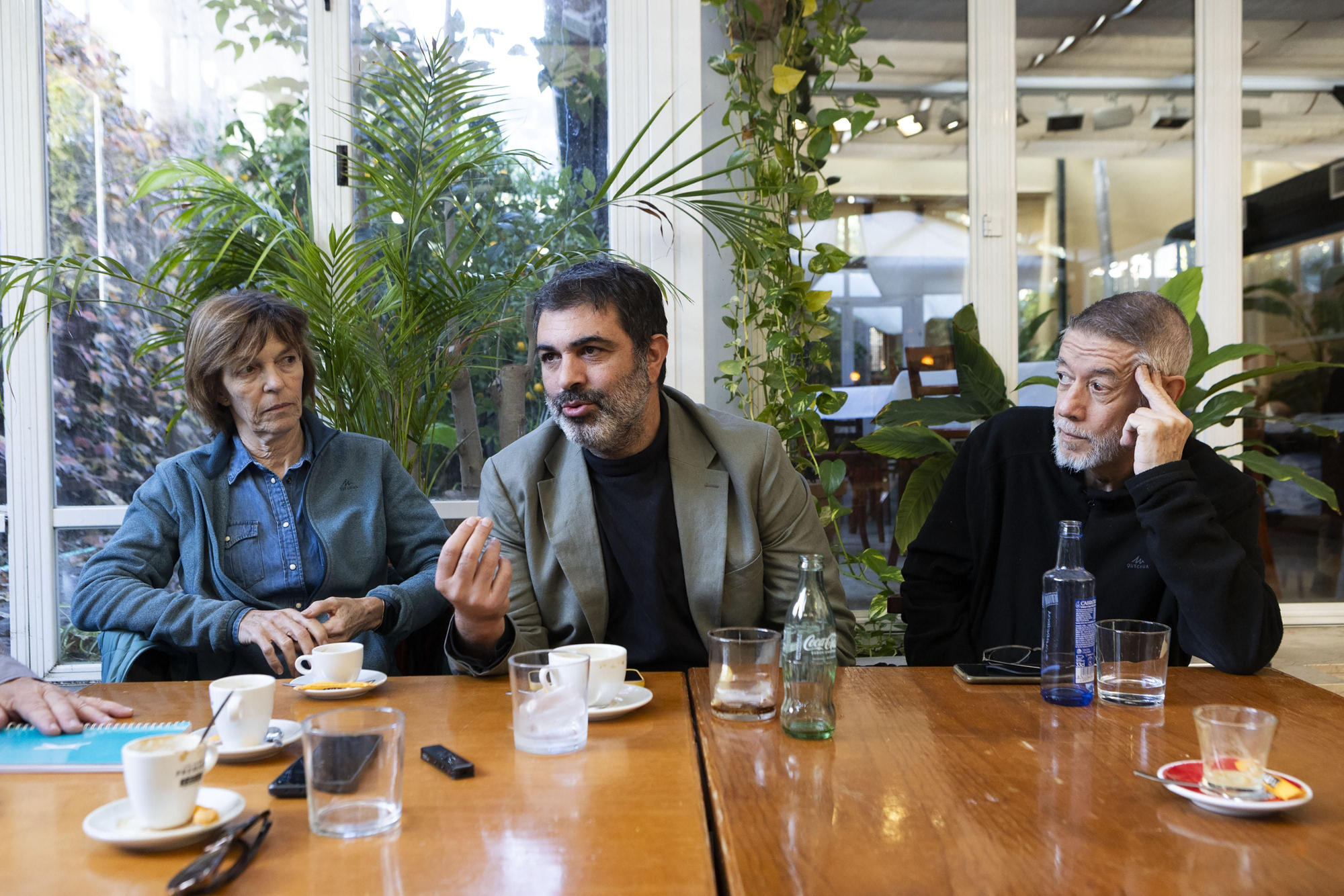 Josep Ferrà, alcalde de Esporles (en el centro), junto a otros dos integrantes del grupo, Dolors Fortuny y Pere Palou