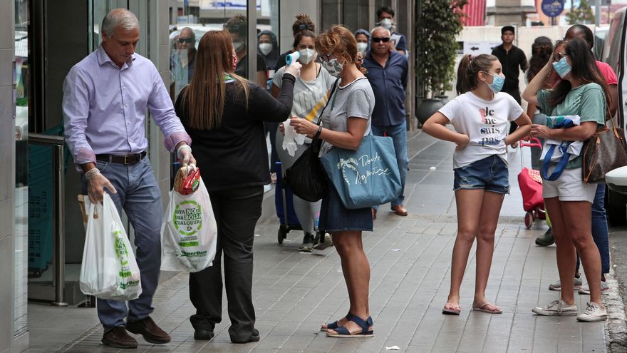 Canarias desconoce dónde se produce el 40% de los contagios de COVID-19 en las islas