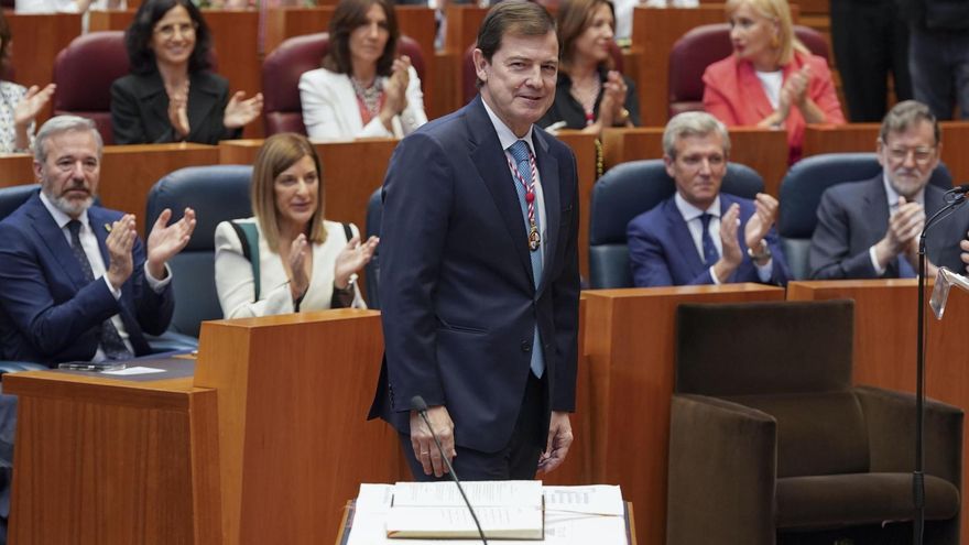 Mañueco toma posesión como presidente de Castilla y Léon y apuesta por un gobierno con Vox "de colaboración, diálogo y concordia"