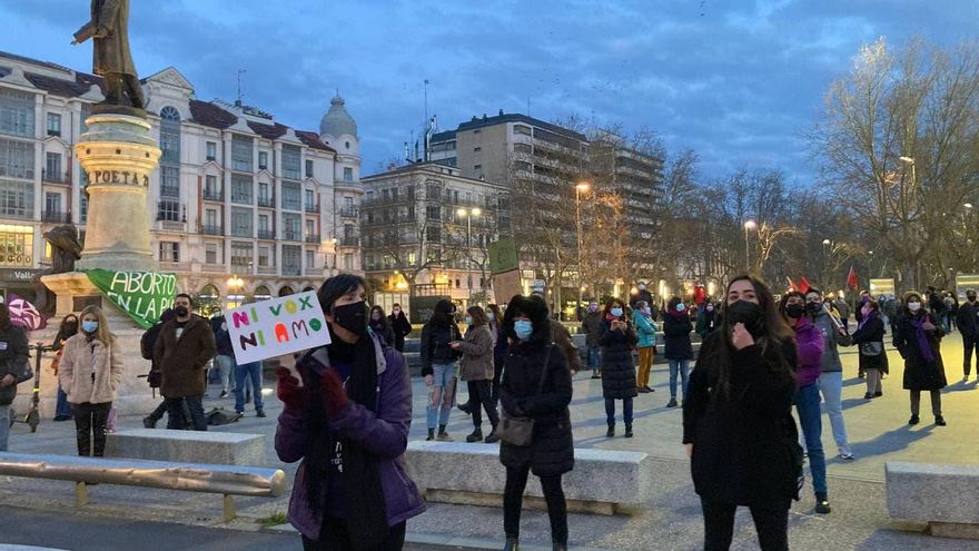Concentración 8M en la plaza de Zorrilla de Valladolid.