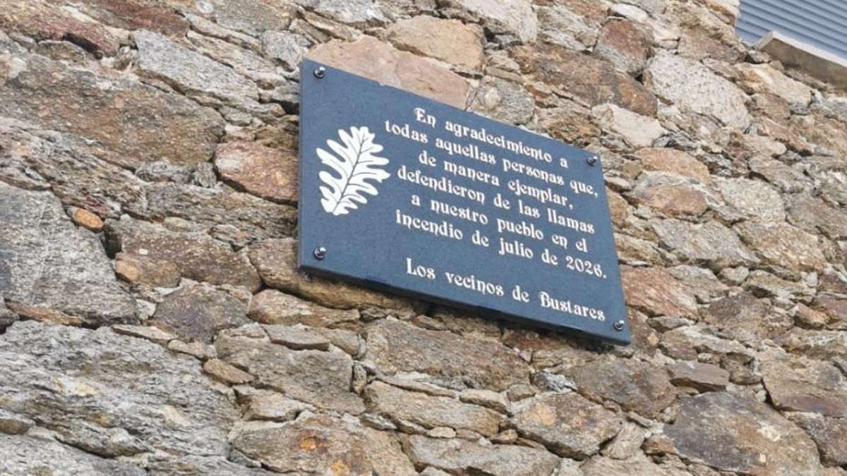 Homenaje en Bustares a quienes combatieron el devastador incendio de La Mierla