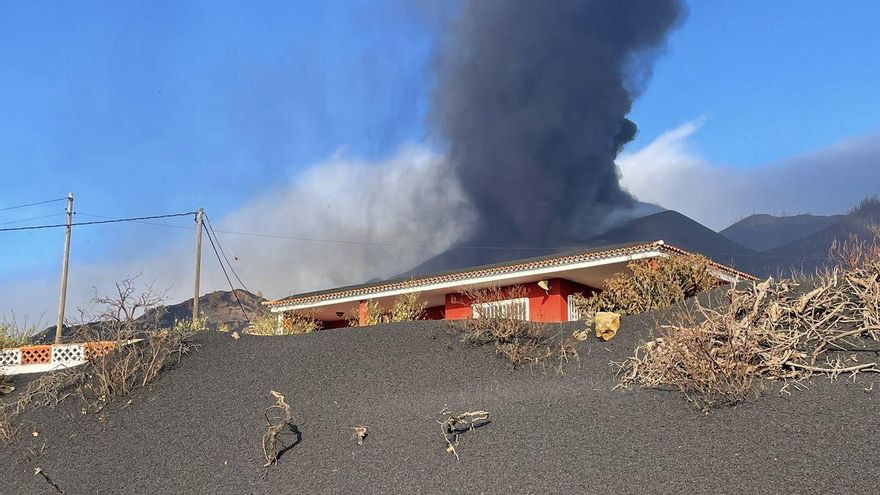 La justicia certifica la primera muerte por el volcán de La Palma