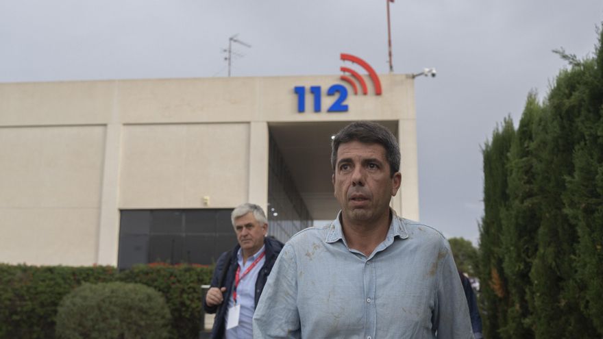 El 'president' de la Generalitat, Carlos Mazón, durante su visita al centro del 112, a 3 de noviembre de 2024