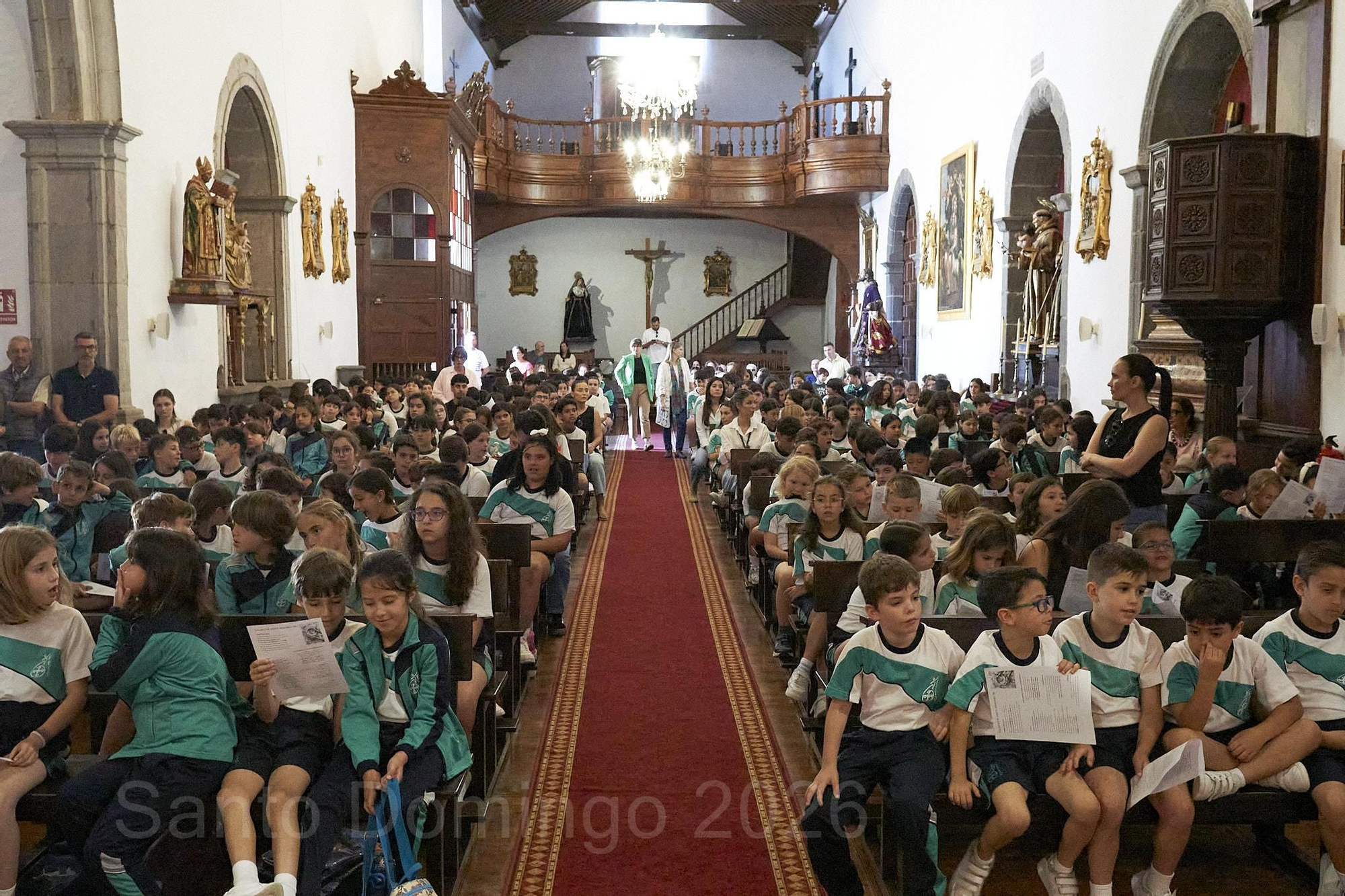 Las fiestas de La Palmita reúnen a generaciones de alumnos y familias en torno a la celebración de Santo Domingo de Guzmán. JOSÉ F. AROZENA