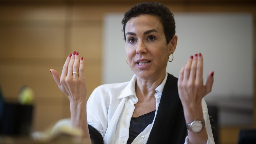 Isabel Pardo de Vera, secretaria de Estado de Transportes, Movilidad y Agenda Urbana, durante un momento de la entrevista en su despacho del Ministerio de Transportes.