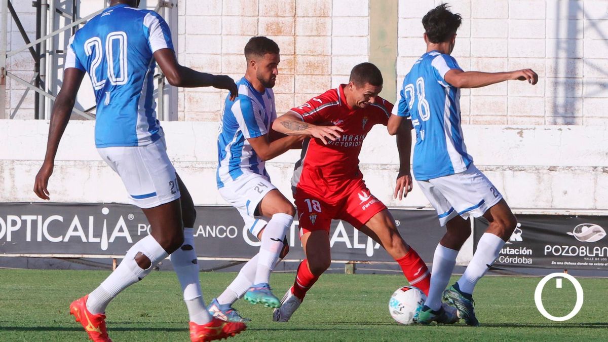 Adri Fuentes en el Córdoba CF - Ittihad Riadi Tánger