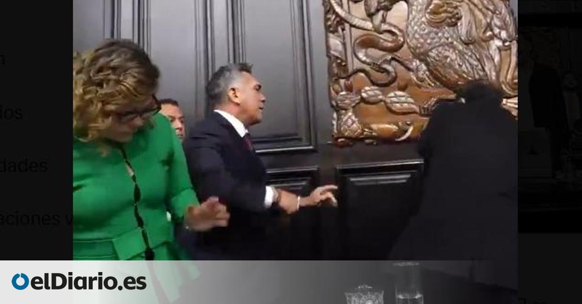 Un senador mexicano agrede a golpes al presidente de la Cámara al terminar una sesión en el Congreso